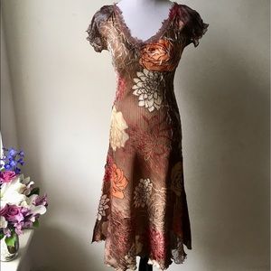 NWOT KAMAROV floral dress w/ delicate lace details